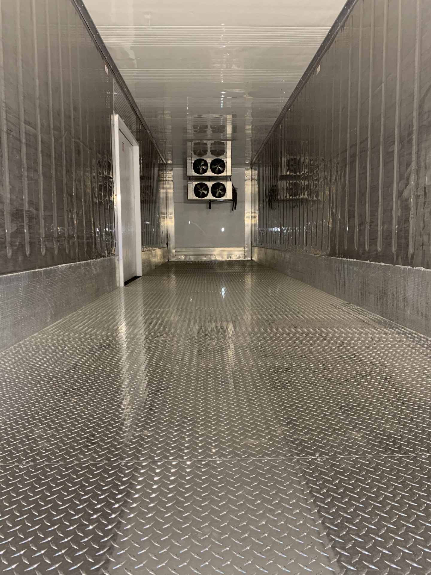 New custom built 40 foot refrigerated container Image